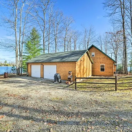 Secluded Lost Lake Cottage With Spacious Loft!